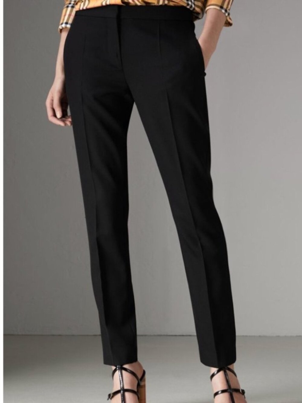 Burberry 100% Wool Tapered Straight Black Trousers Pants Slacks Mid Rise size 8
